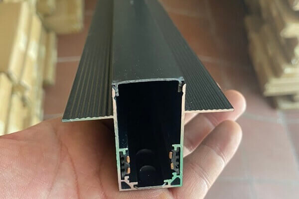 Cấu tạo thanh ray nam châm âm trần size 20 Cấu tạo thanh ray nam châm âm trần size 20